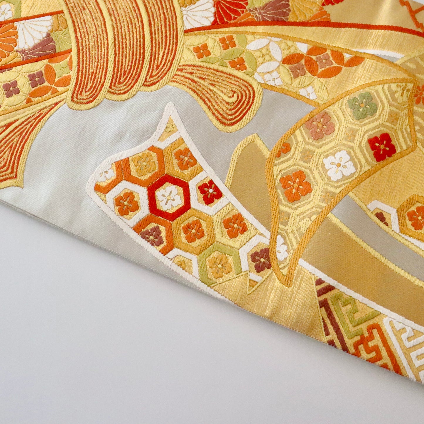 袋帯「慶長熨斗文」梅垣織物