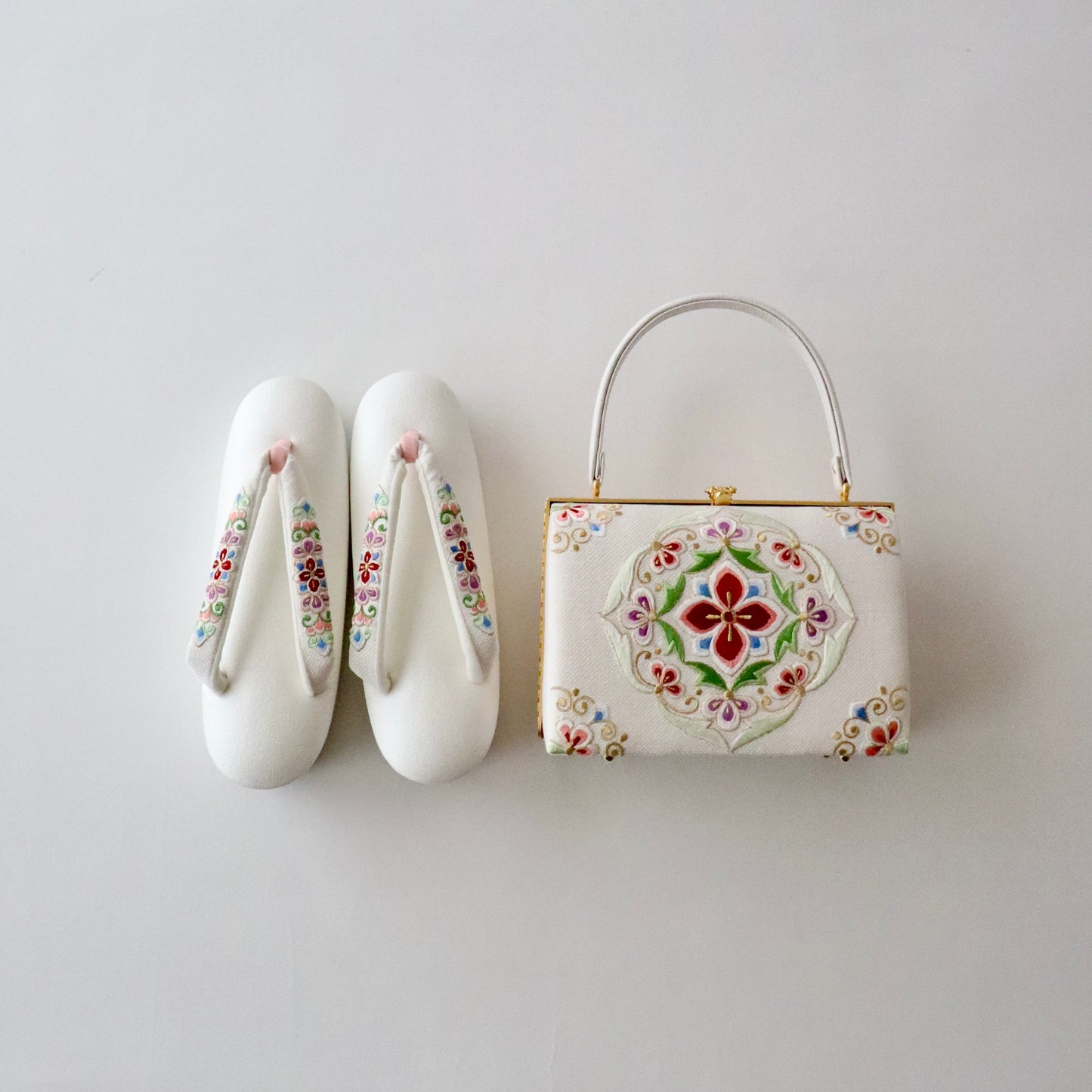 刺繍 | 草履バッグセット | 振袖 | 礼装 | 白 | 華文 | 和小物さくら