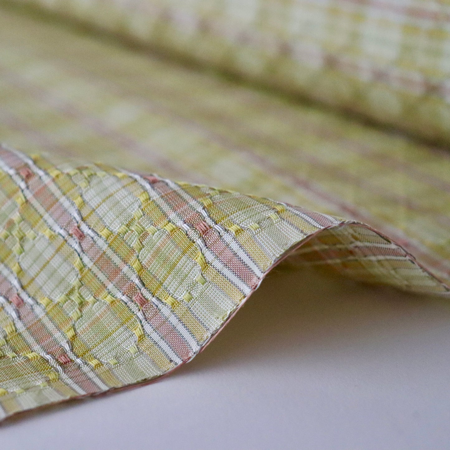 与那国花織「草木染/花織格子 - 緑赤黄」てぃぬはな工房：つのだれい子