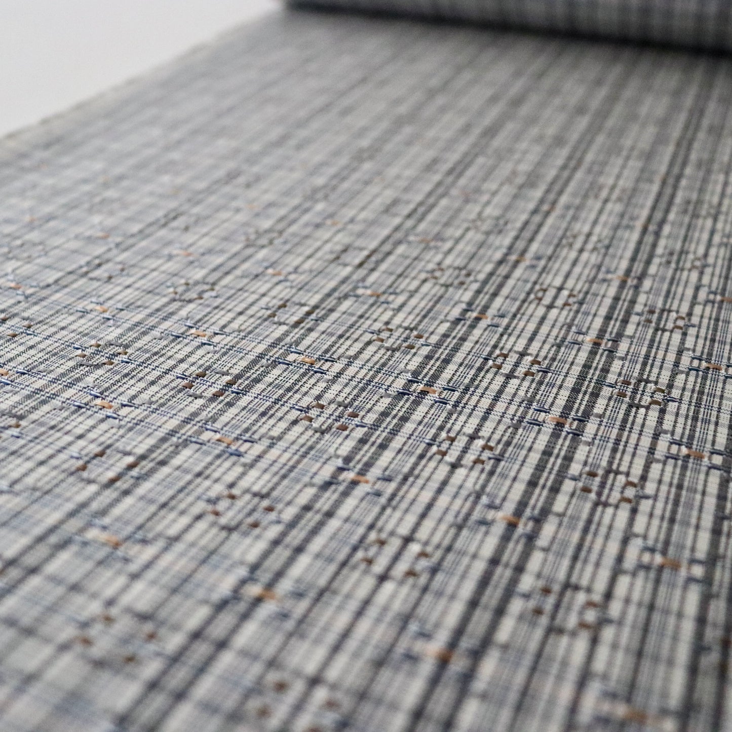 与那国花織「草木染/花織格子 - 薄墨」てぃぬはな工房：つのだれい子