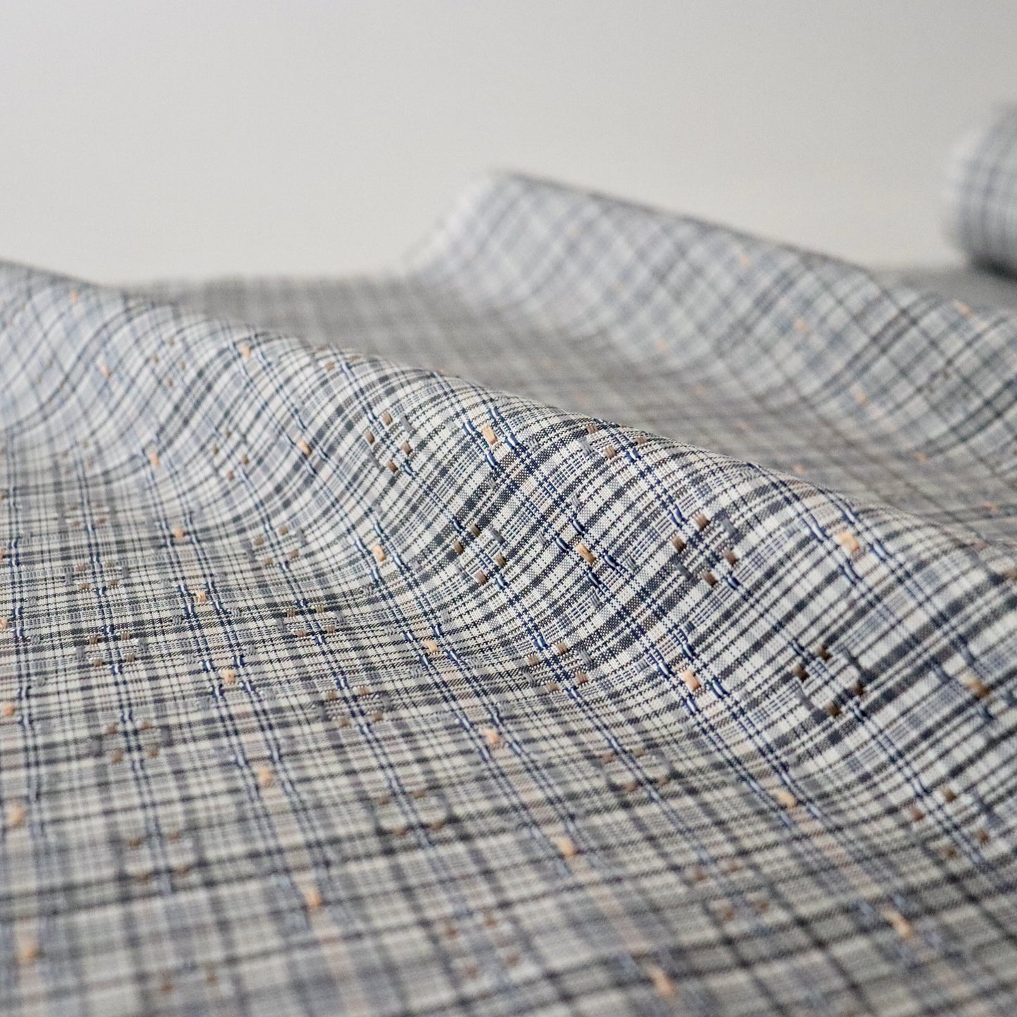 与那国花織「草木染/花織格子 - 薄墨」てぃぬはな工房：つのだれい子