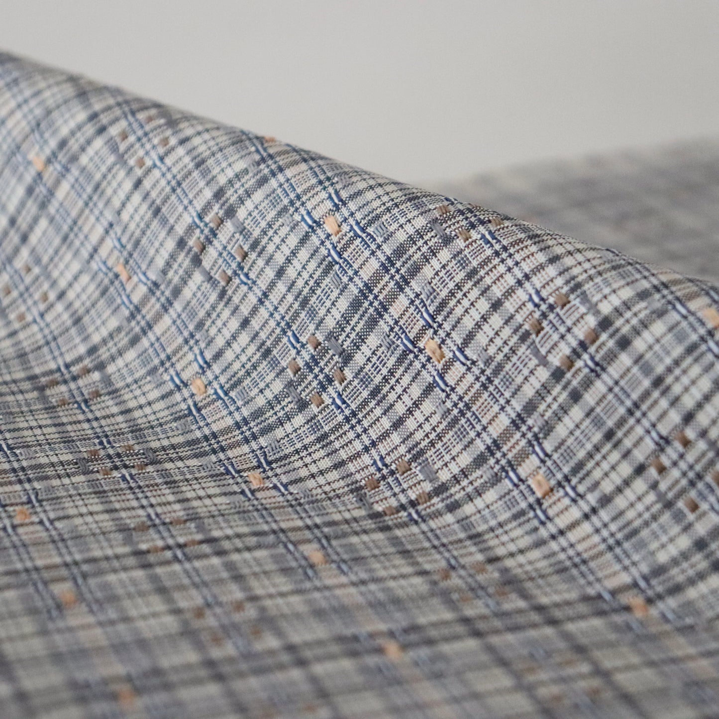 与那国花織「草木染/花織格子 - 薄墨」てぃぬはな工房：つのだれい子