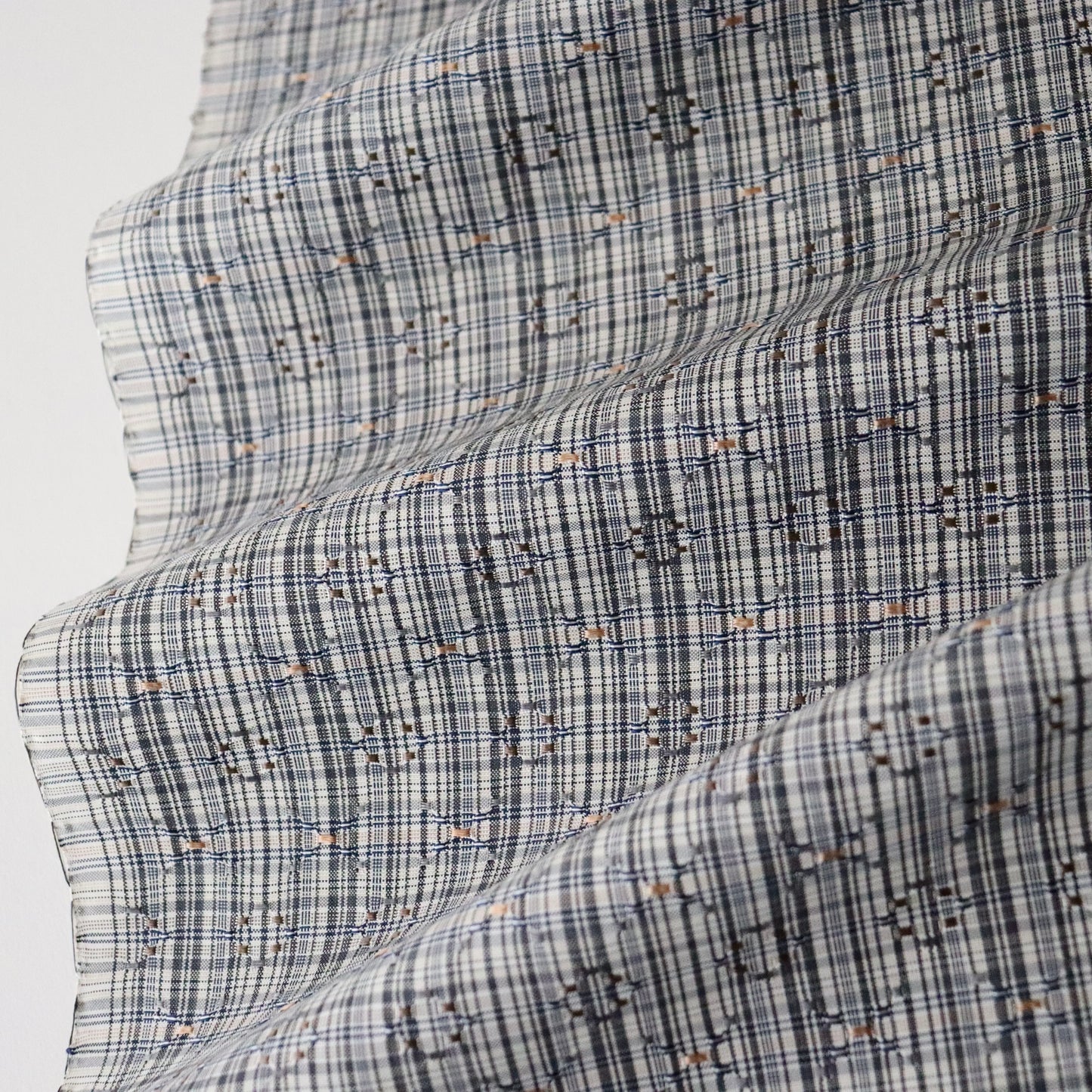 与那国花織「草木染/花織格子 - 薄墨」てぃぬはな工房：つのだれい子