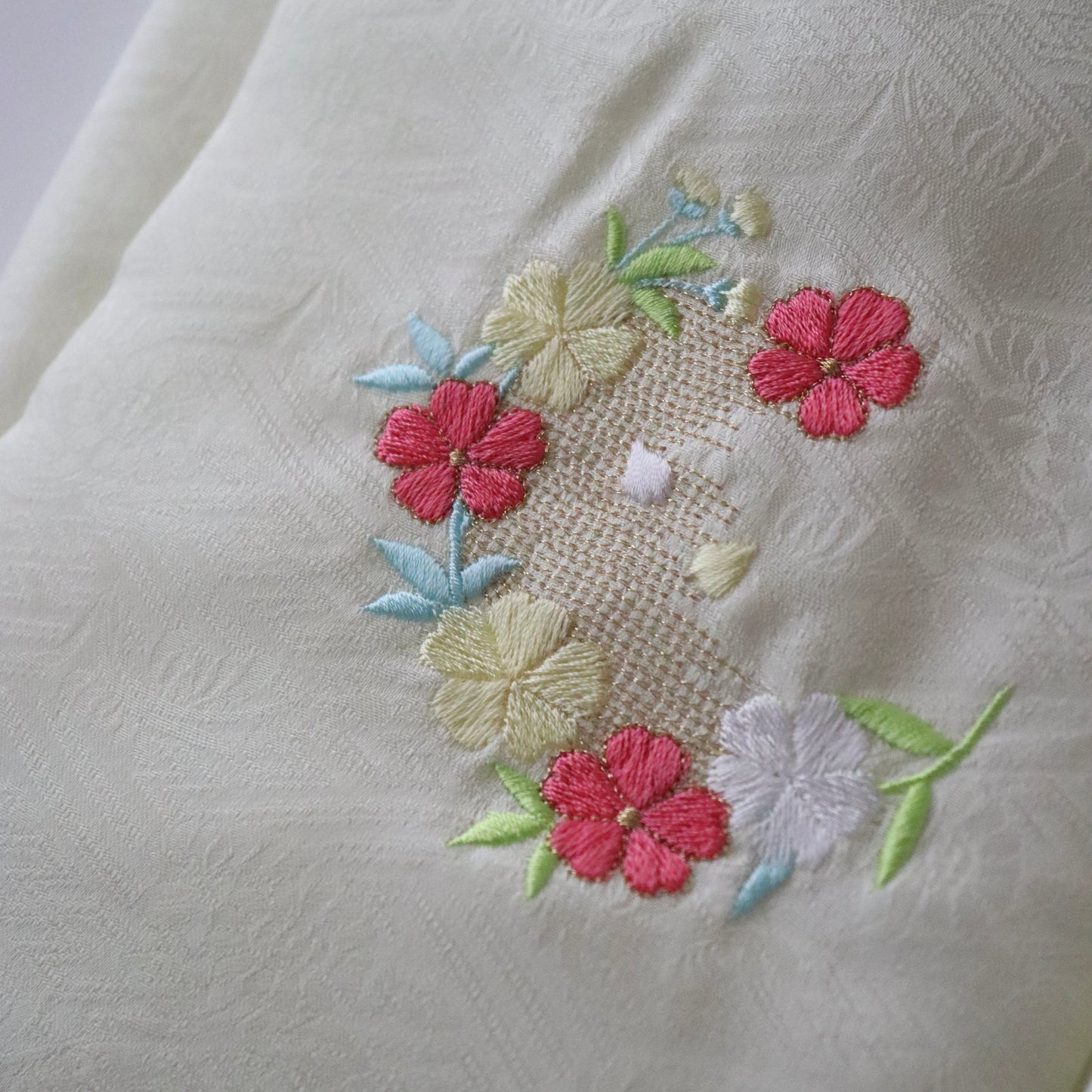 被布 | 七五三 | 三歳 | 正絹 | 薬玉 | 薄若芽色 | 刺繍