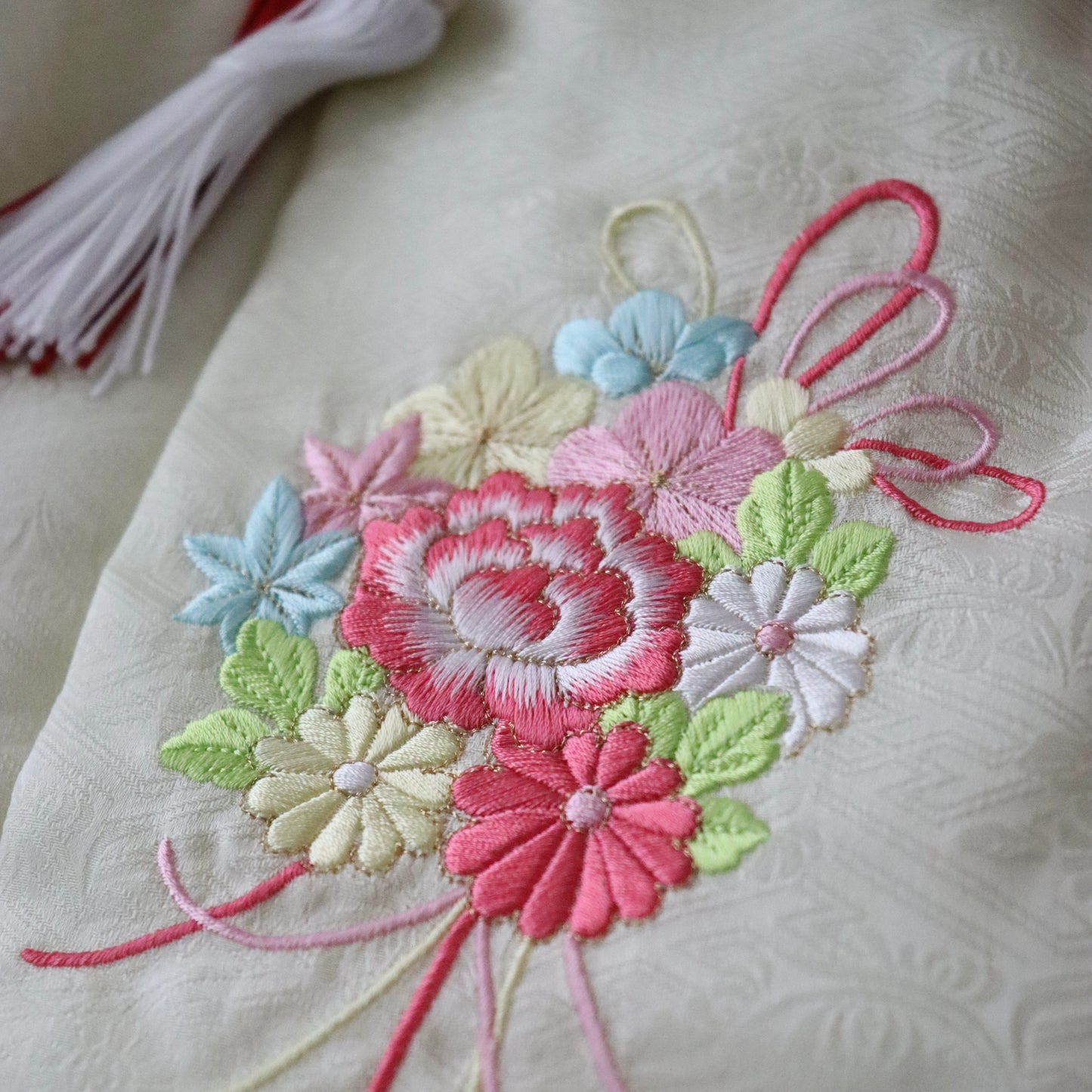 被布 | 七五三 | 三歳 | 正絹 | 薬玉 | 薄若芽色 | 刺繍