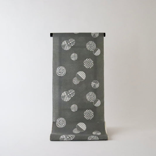 綿麻紅梅ゆかた「松煙染シャボン玉」衣草紙