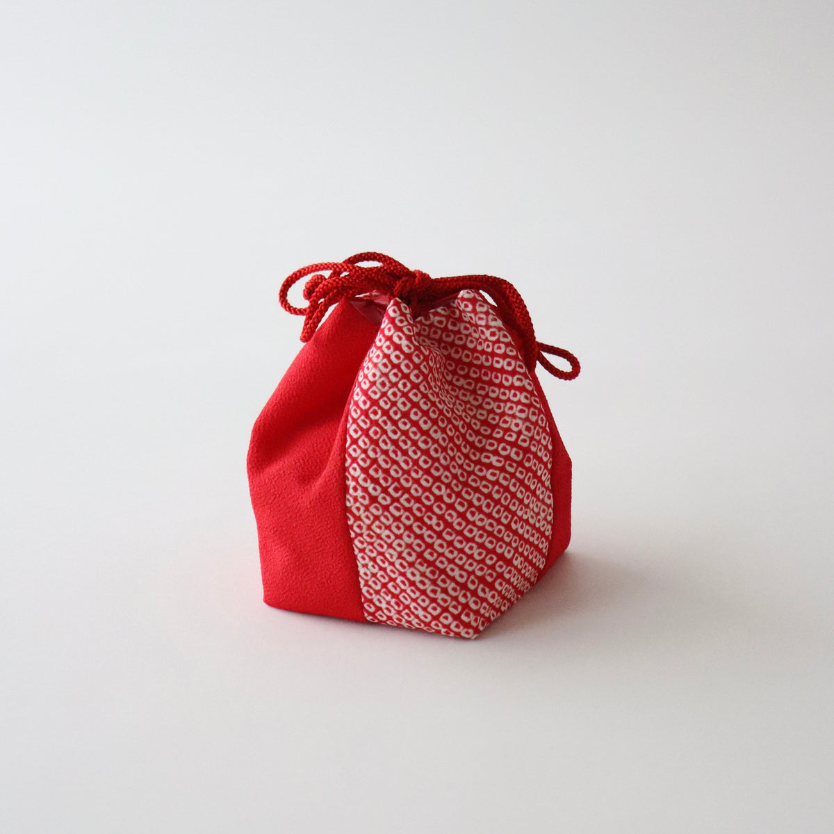 御祝着セット | 七五三 | 三歳 | 正絹 | 赤白黒 | 鞠 | 刺繍 | 絞染