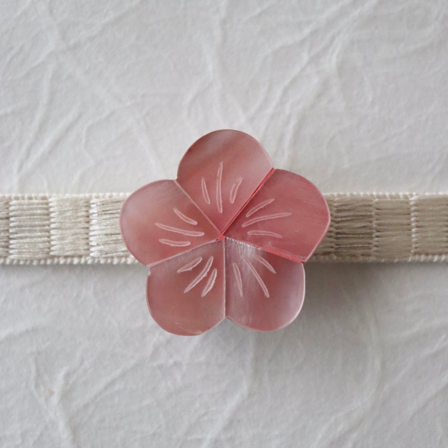 帯留「螺鈿 - 梅 pnk」大原商店