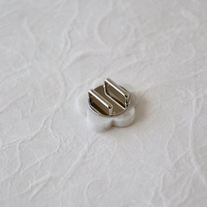 帯留「螺鈿 - 梅 wht」大原商店