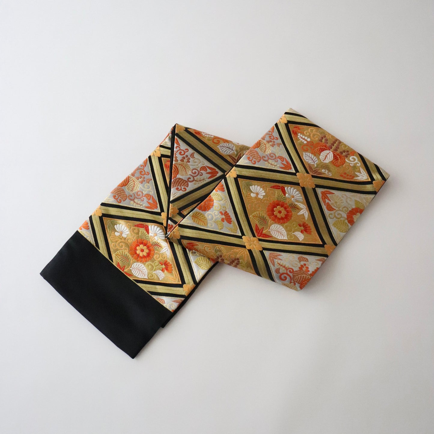 袋帯「舞楽菱文」梅垣織物