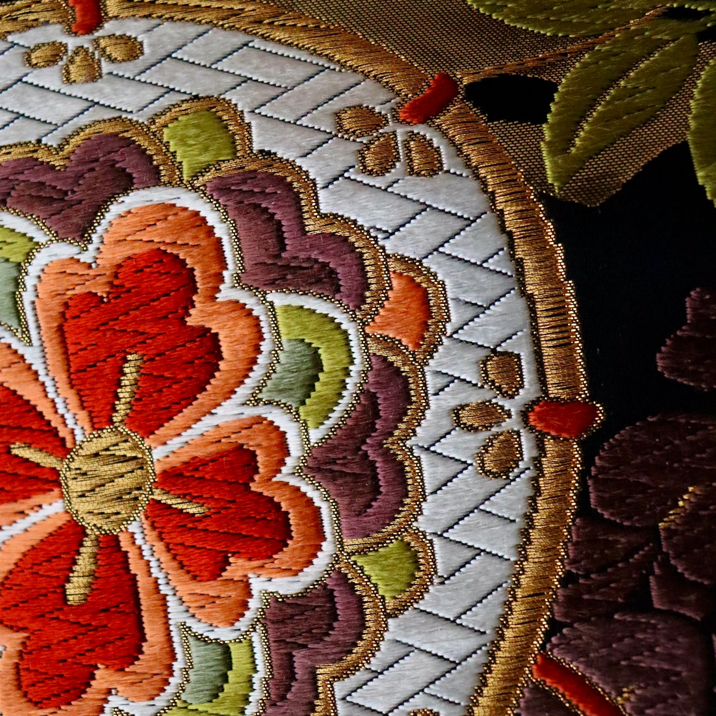 袋帯「雅楽松藤文」河合美術織物