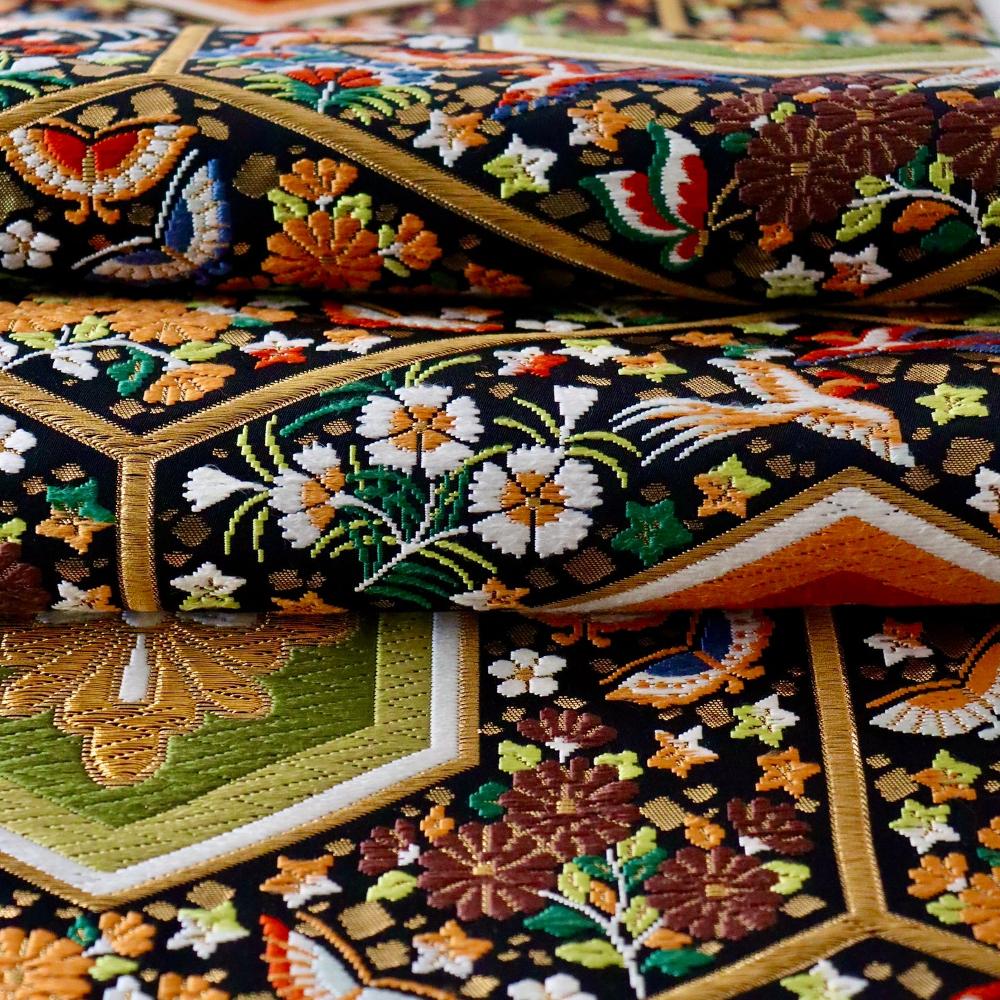 袋帯「平家経巻亀甲文」河合美術織物