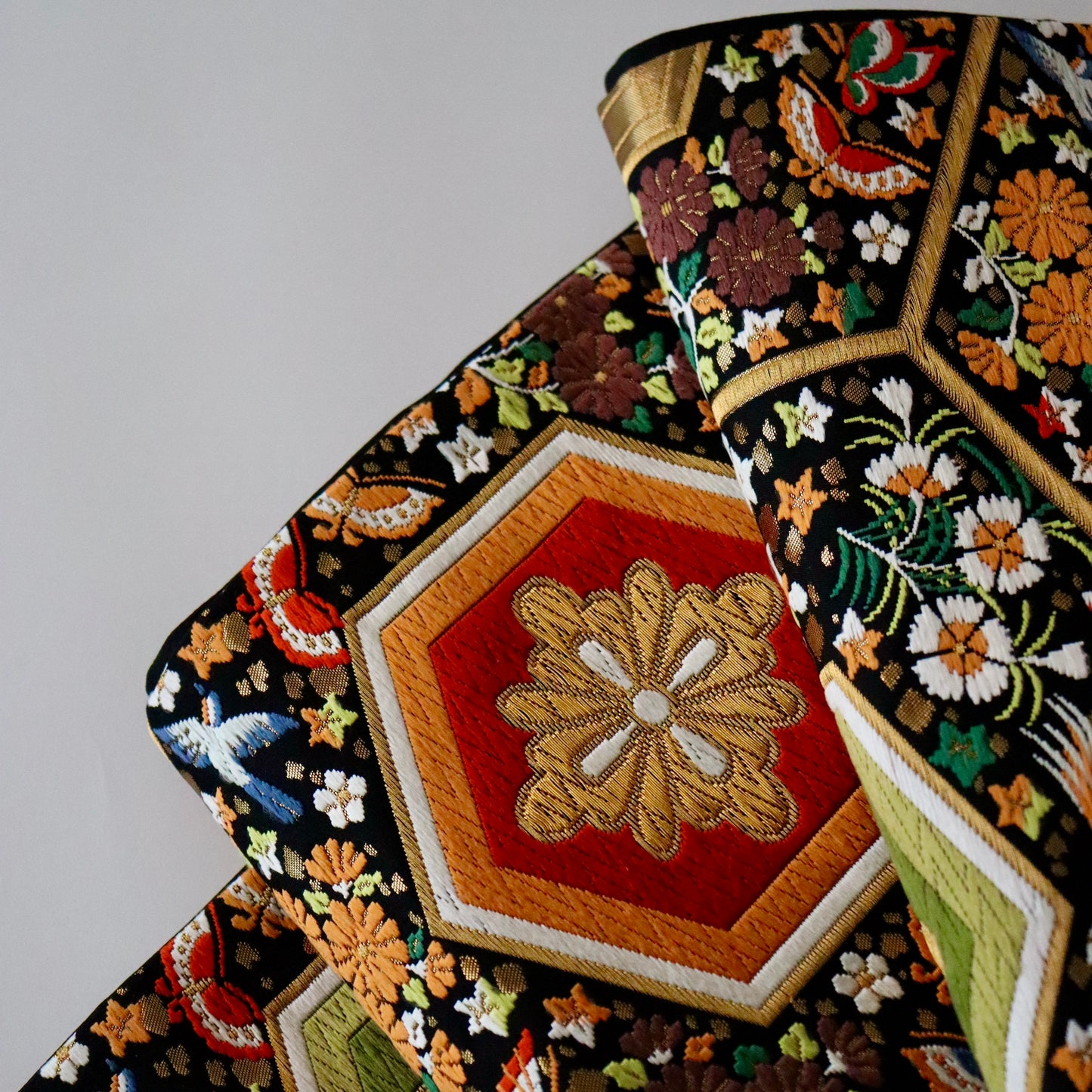 袋帯「平家経巻亀甲文」河合美術織物