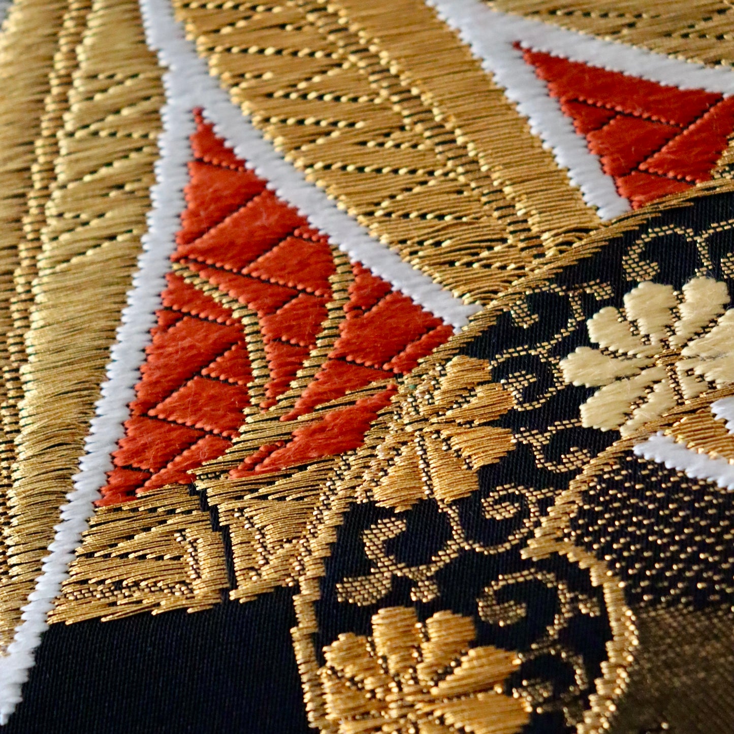 袋帯「松竹梅寿波文」河合美術織物