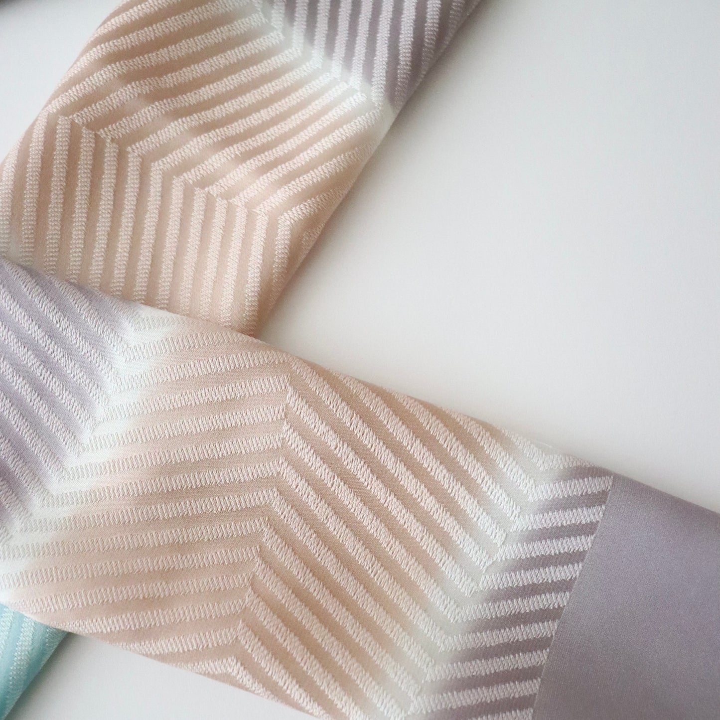 帯揚げ「斜取三色 - gry.lt-b」和小物さくら