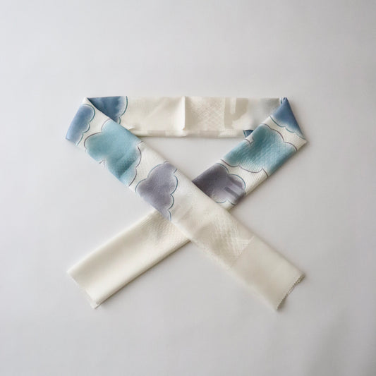 帯揚げ「雲三色暈し雲取横振刺繍 - blu-gr」和小物さくら