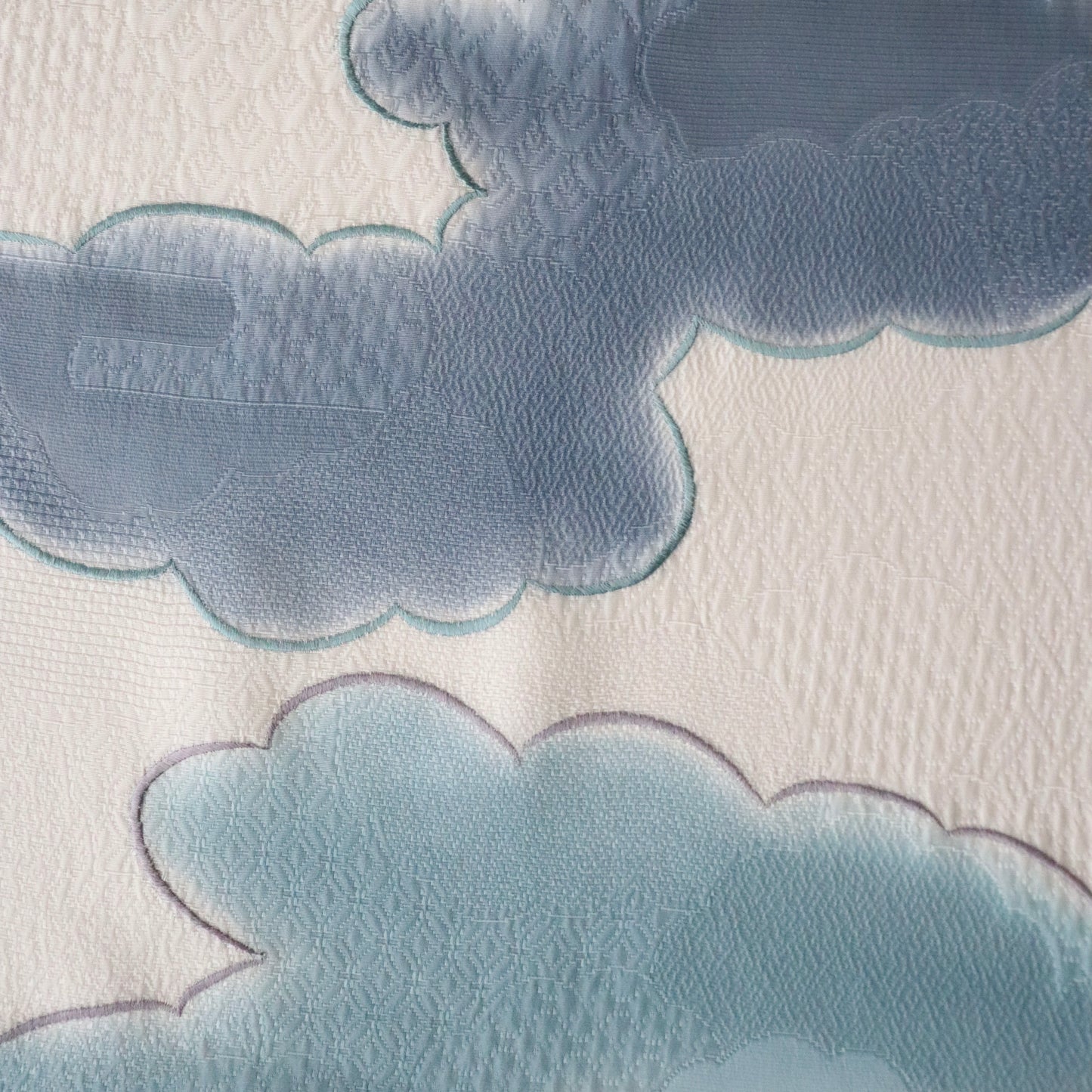 帯揚げ「雲三色暈し雲取横振刺繍 - blu-gr」和小物さくら