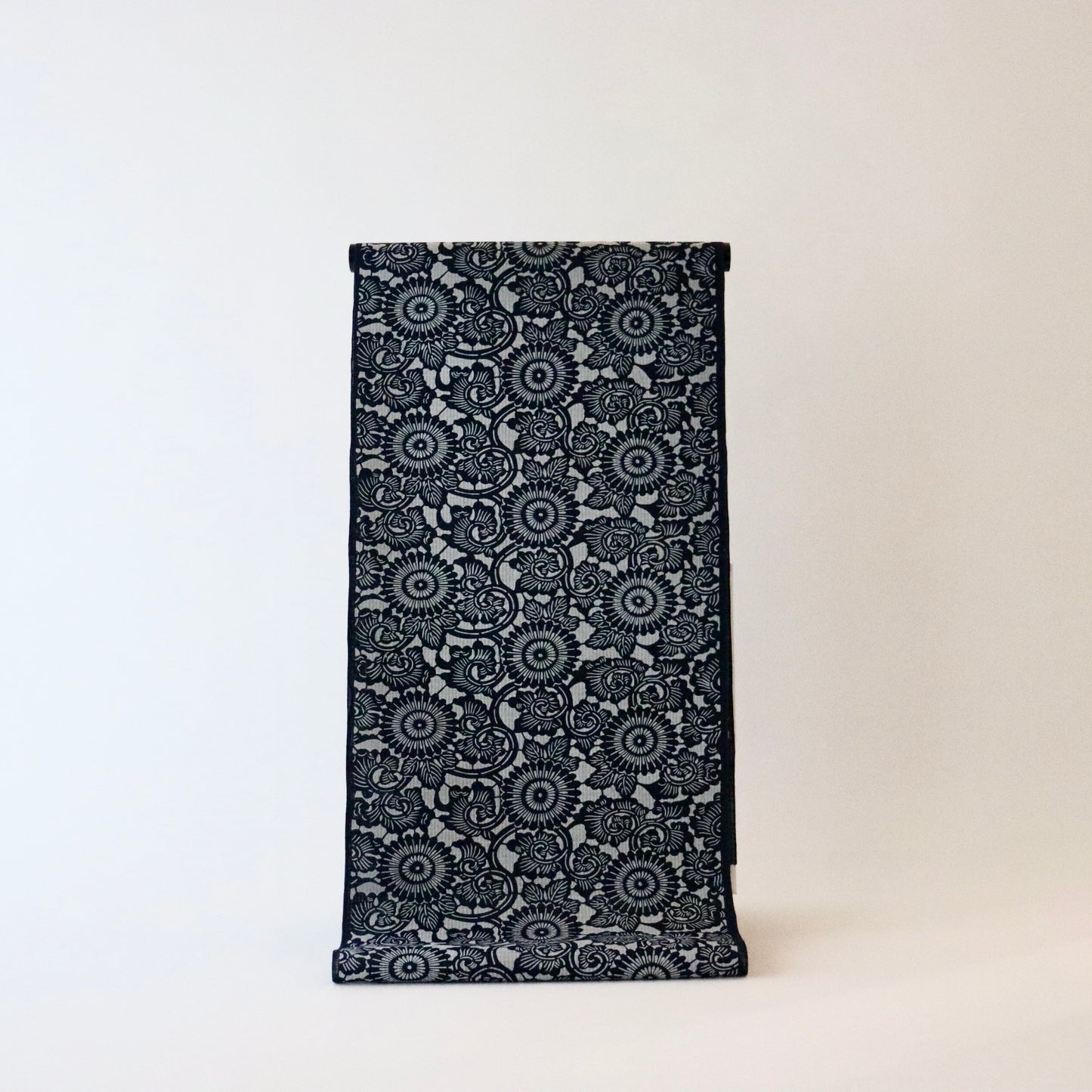 綿麻紅梅ゆかた「菊唐草」紺仁