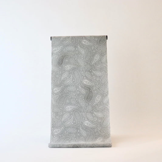 綿麻紅梅型染ゆかた「ペイズリー」紺仁