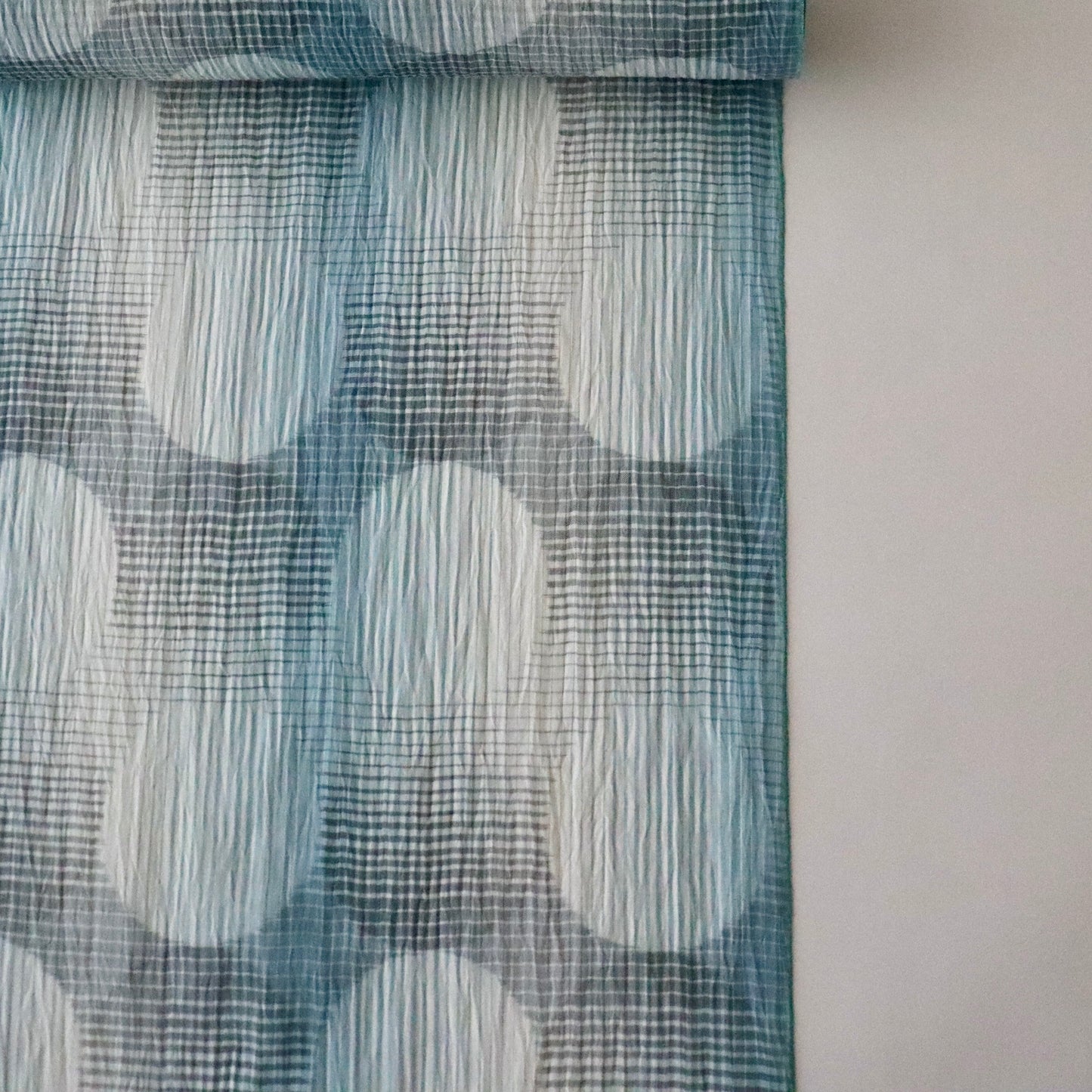 小千谷縮「ぼかし輪繋ぎ」おだきん