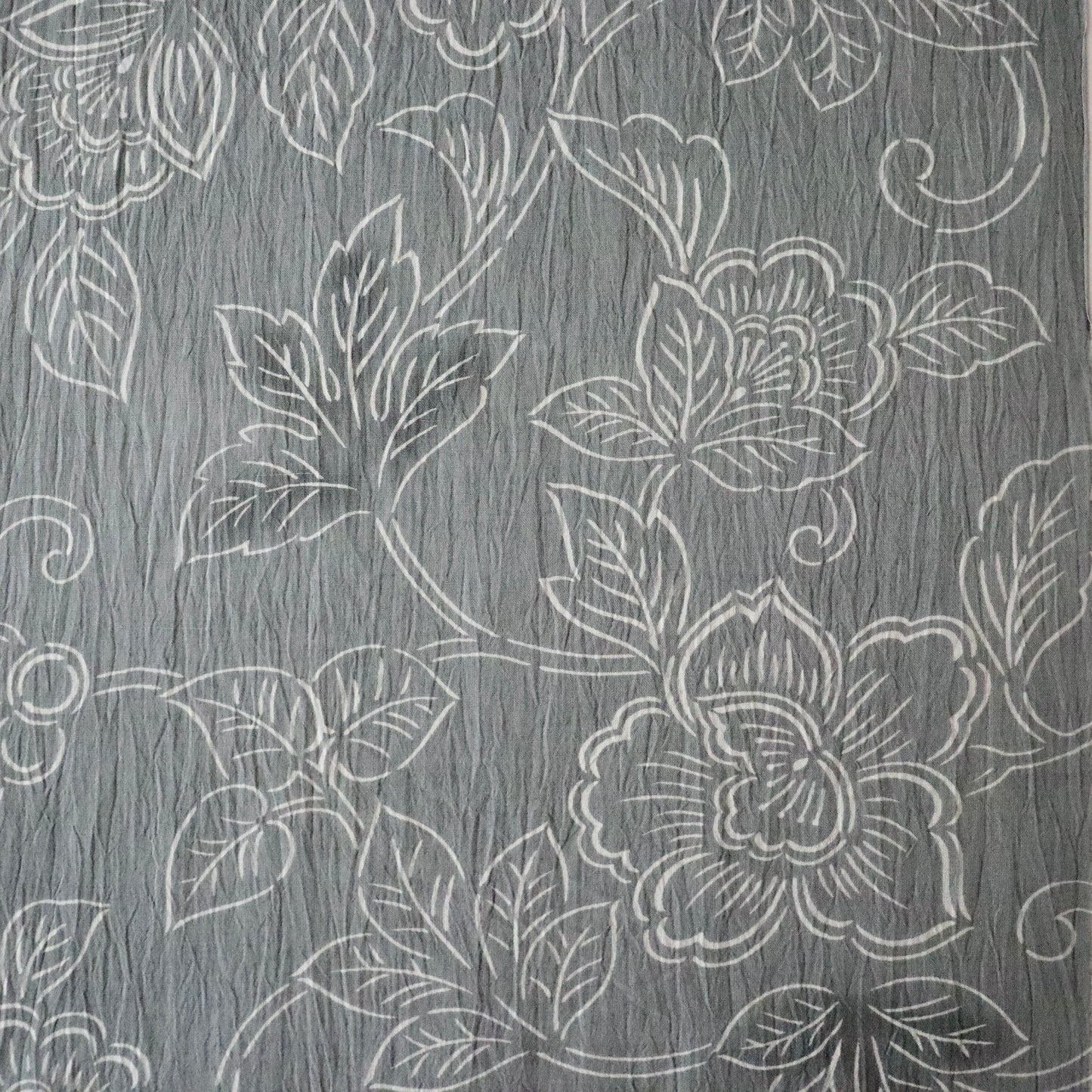 小千谷ちぢみ「型染  - 葡萄唐花」紺仁