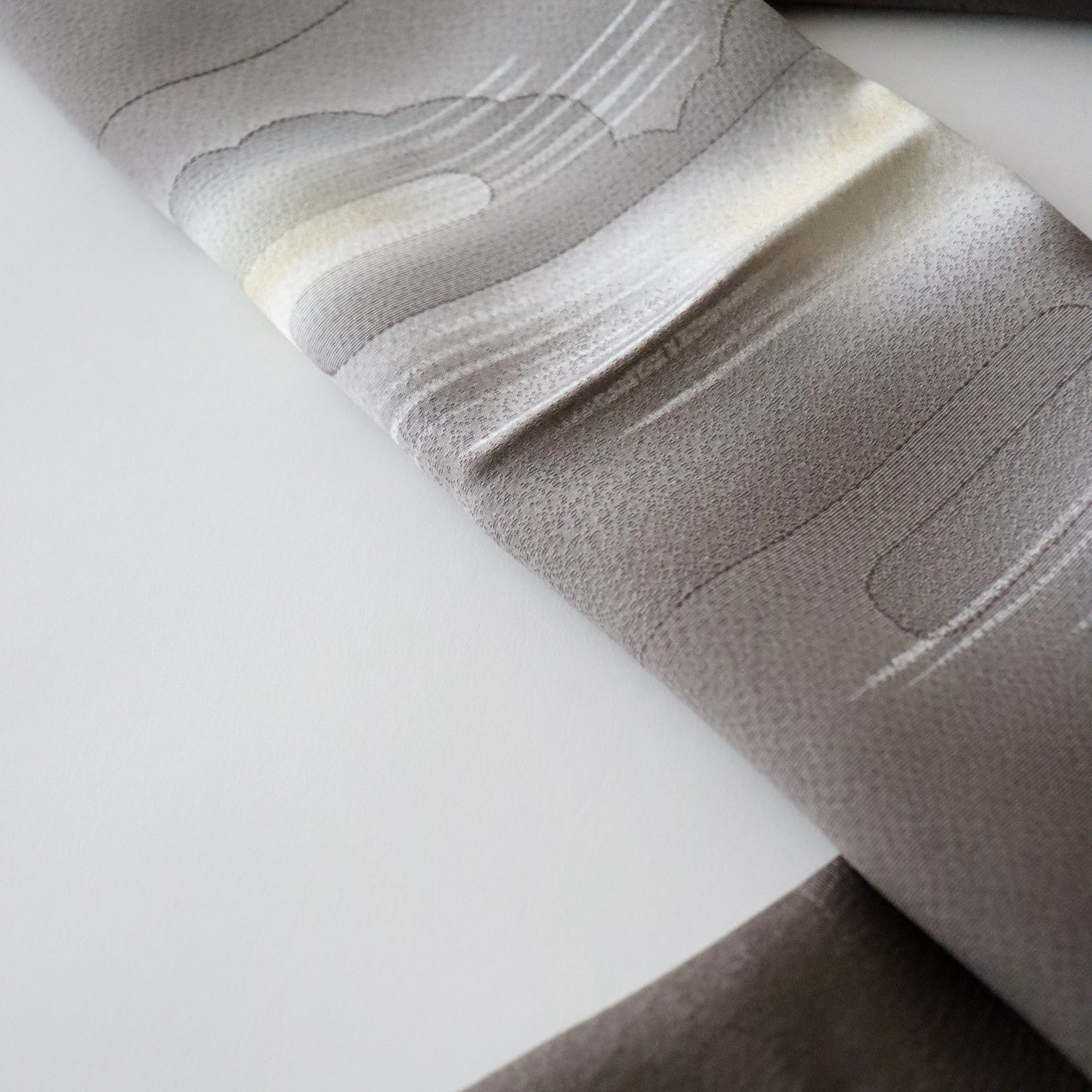 帯揚げ「雲文霞暈し - gry」和小物さくら