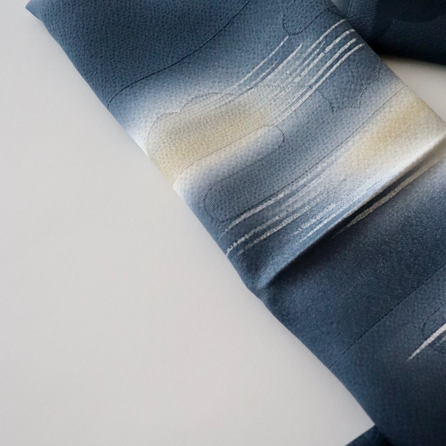 帯揚げ「雲文霞暈し - nvy」和小物さくら