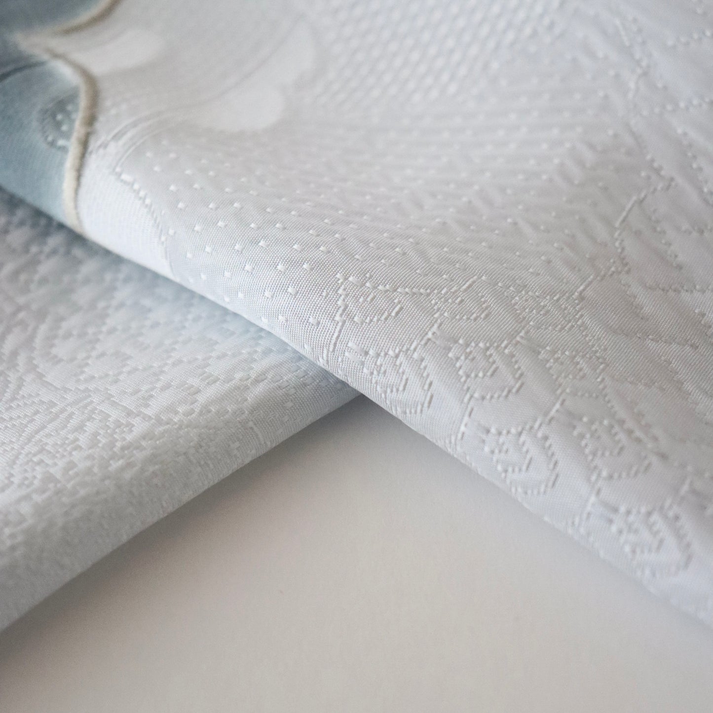 帯揚げ「雲三色暈し雲取横振刺繍 - dk.g/gr/gr.gy」和小物さくら