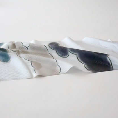 帯揚げ「雲三色暈し雲取横振刺繍 - dk.g/gr/gr.gy」和小物さくら