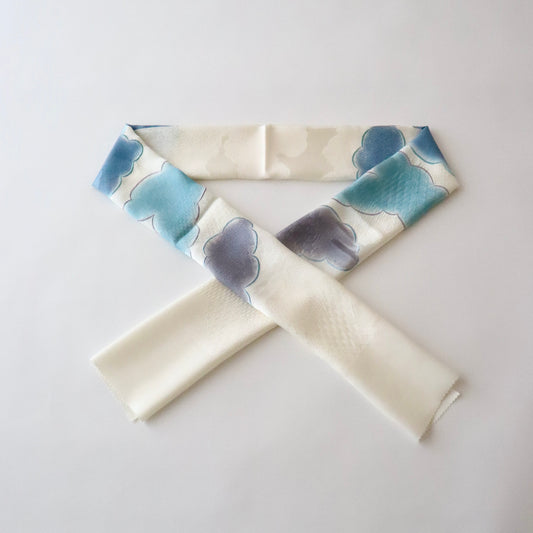 帯揚げ「雲三色暈し雲取横振刺繍 - blu-gr」和小物さくら