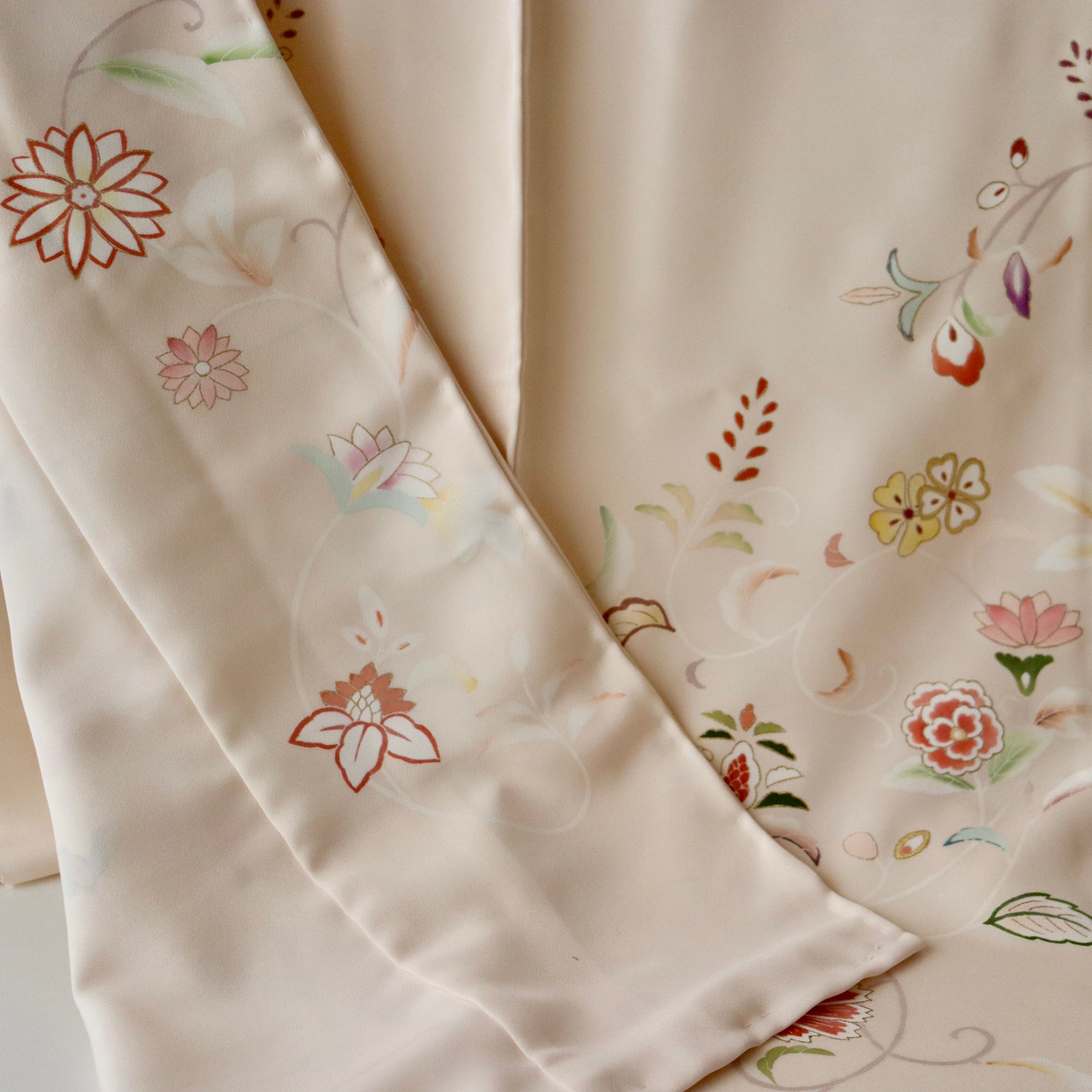 訪問着「手描き京友禅 - 宝相華百花」高橋啓 – 荒井呉服店