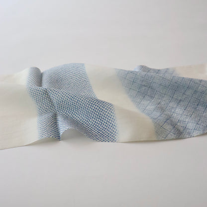 帯揚げ「生紬地摺型友禅疋田網代柄 blu - 多ち花」和小物さくら