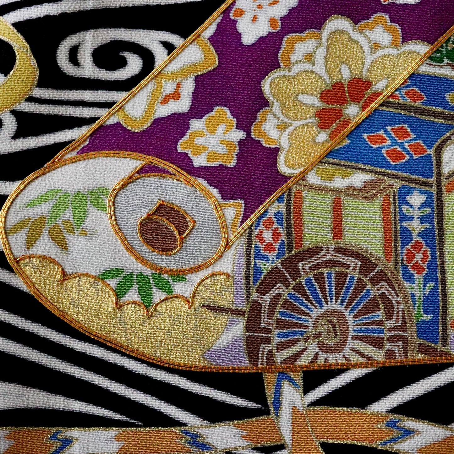 黒留袖「手描き京友禅 - 波に巻物」髙橋啓