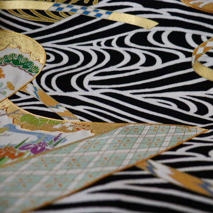 黒留袖「手描き京友禅 - 波に巻物」髙橋啓