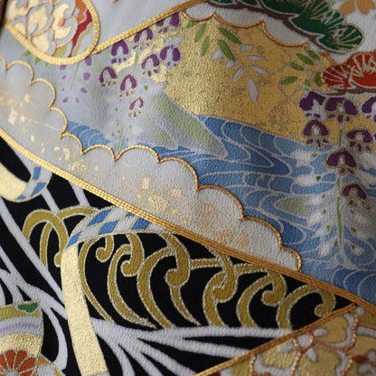 黒留袖「手描き京友禅 - 波に巻物」髙橋啓