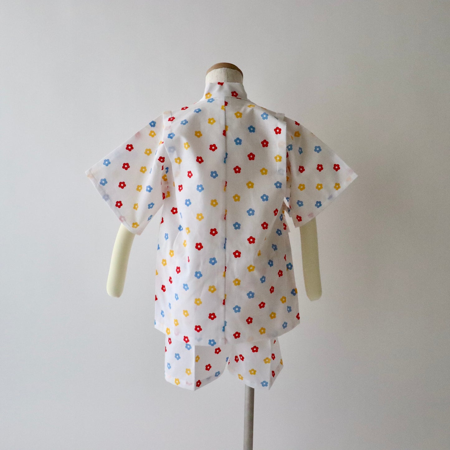 お子様甚平「小花」サイズ110：身長105〜115cm前後向け