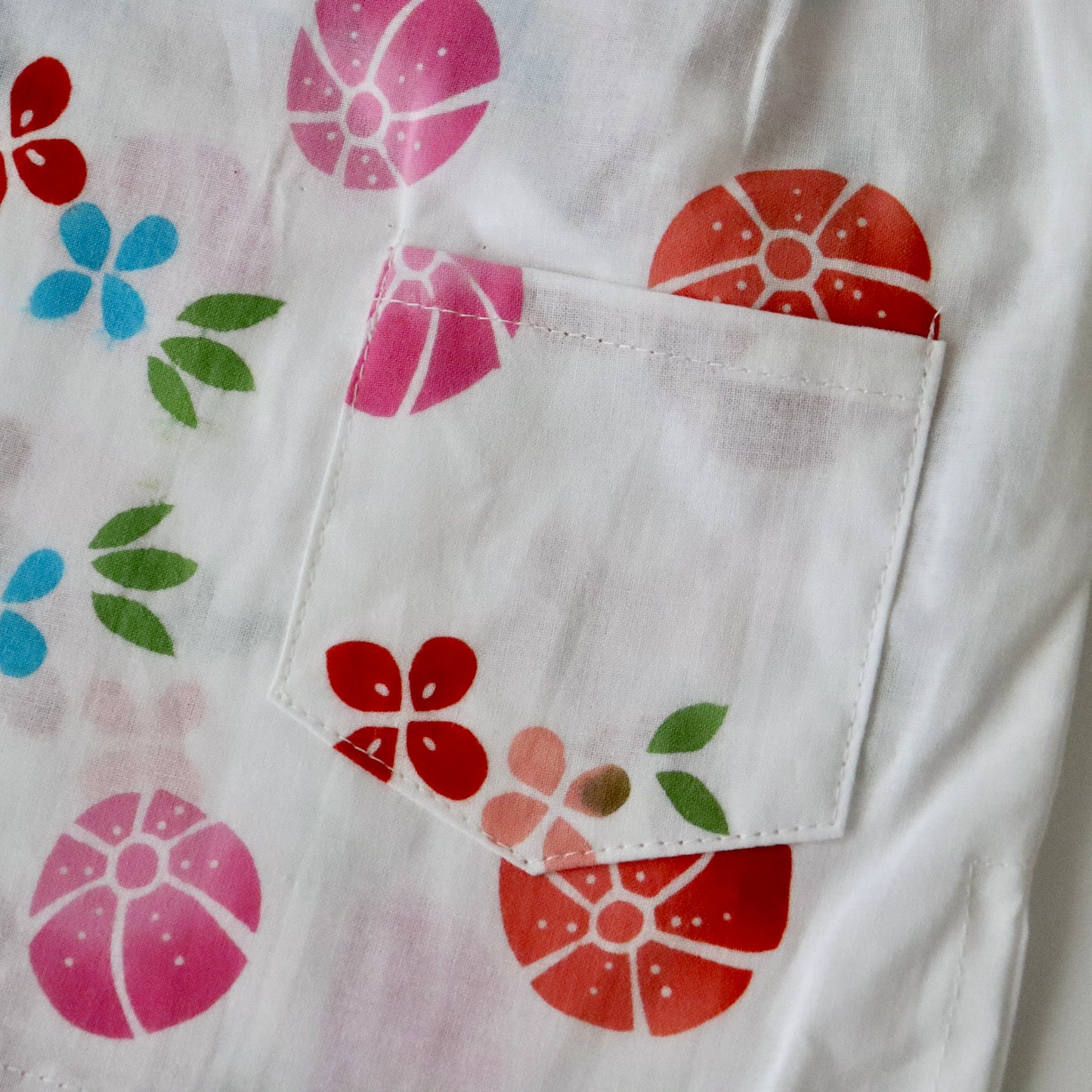 お子様甚平「鞠と小花」サイズ100：身長95〜105cm前後向け