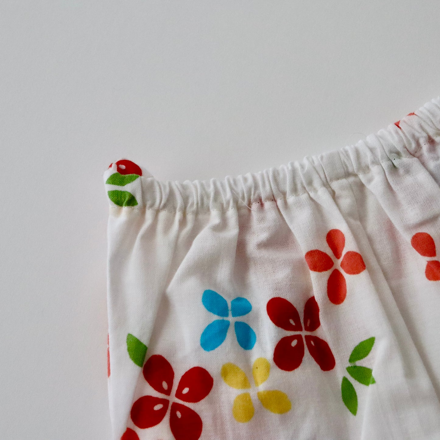 お子様甚平「鞠と小花」サイズ100：身長95〜105cm前後向け