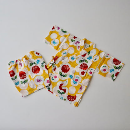 お子様甚平「花と蝶々」 サイズ110：身長105〜115cm前後向け