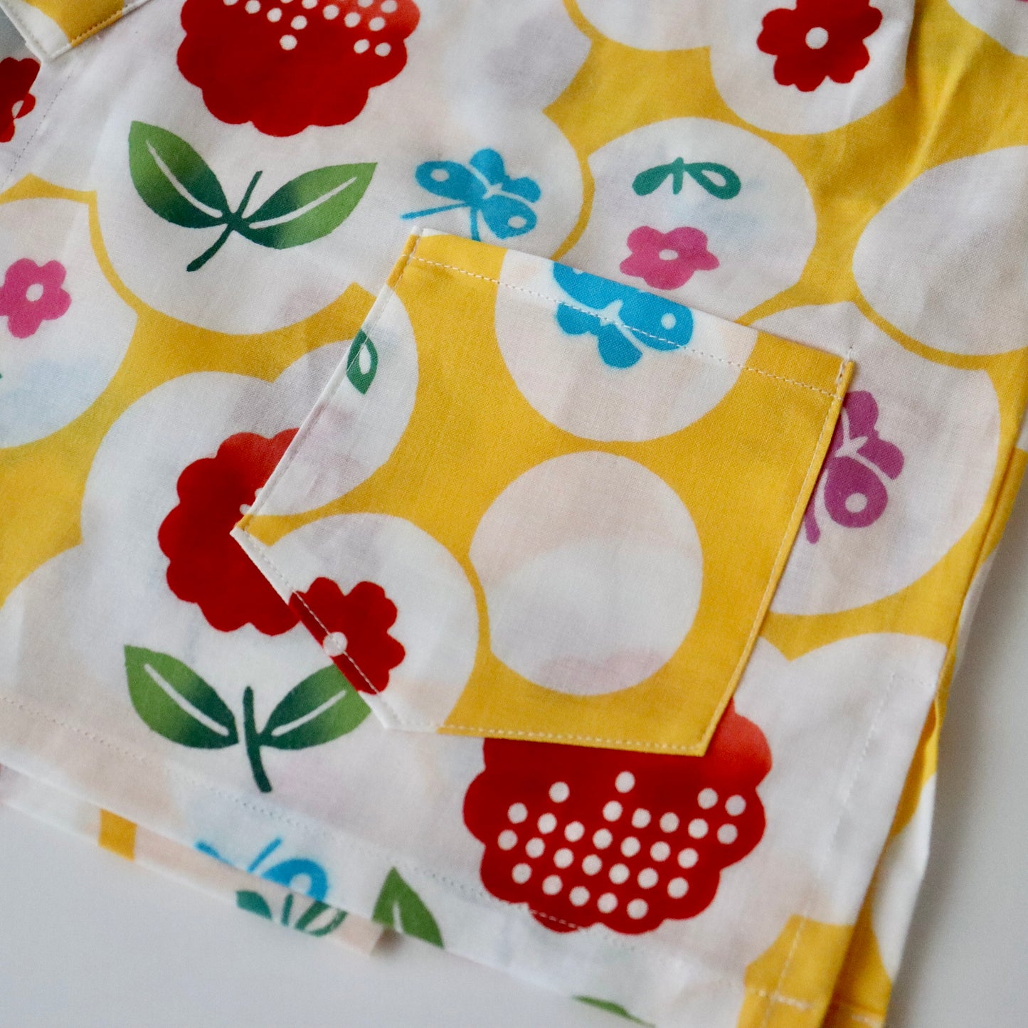 お子様甚平「花と蝶々」 サイズ110：身長105〜115cm前後向け