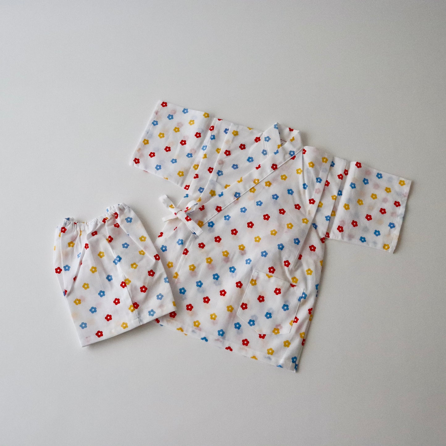 お子様甚平「小花」サイズ110：身長105〜115cm前後向け