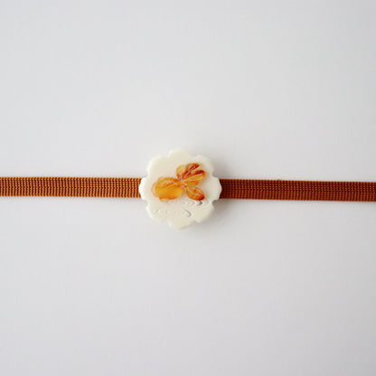 帯留「雪輪金魚」