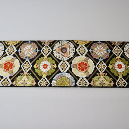 袋帯「菱襷有職華文」洛陽織物