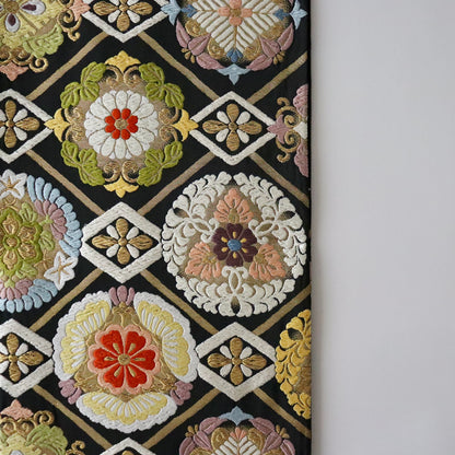 袋帯「菱襷有職華文」洛陽織物