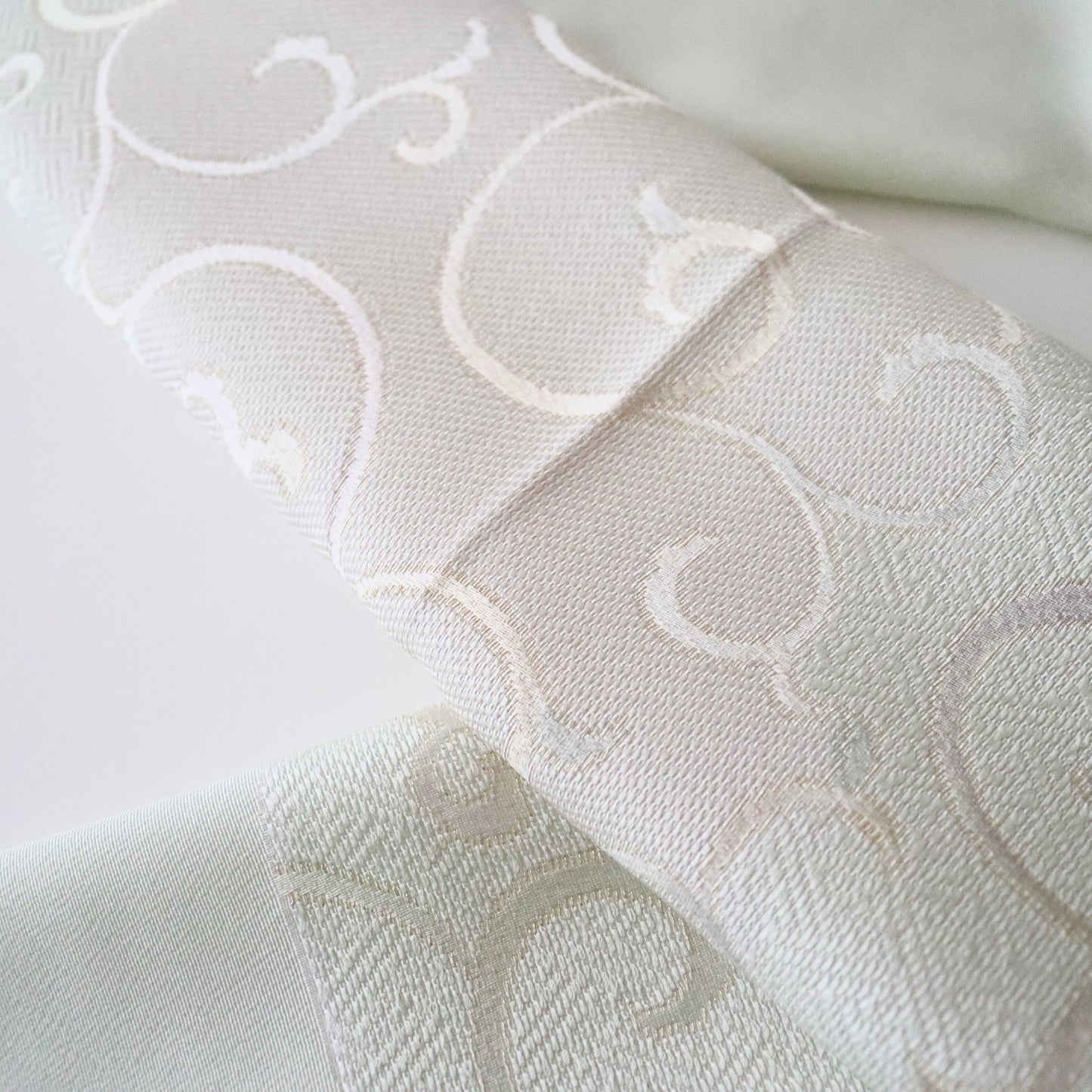 帯揚げ「小判取紗綾形唐草 - lt.g」和小物さくら