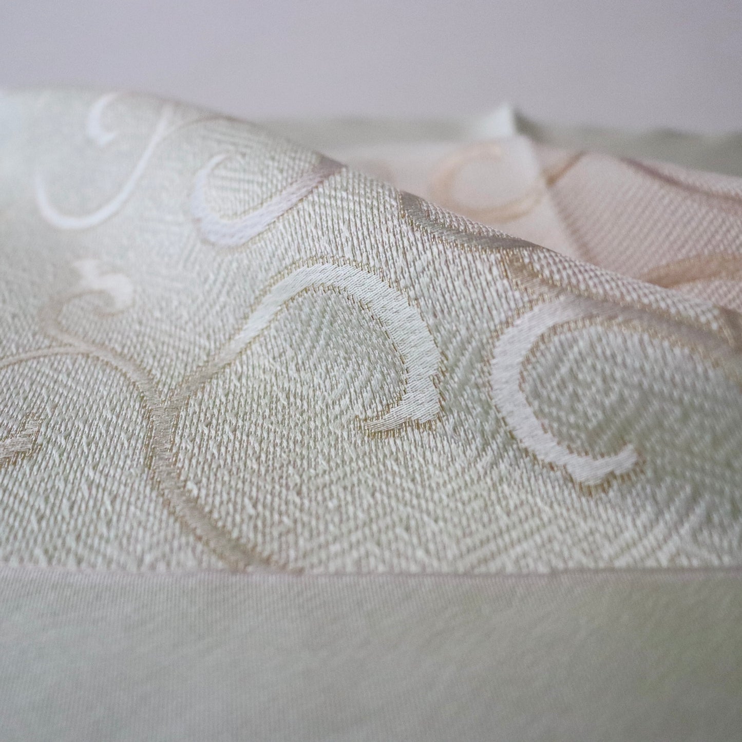 帯揚げ「小判取紗綾形唐草 - lt.g」和小物さくら