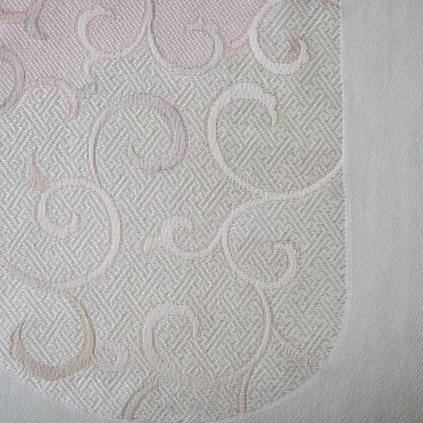 帯揚げ「小判取紗綾形唐草 - lt.g」和小物さくら