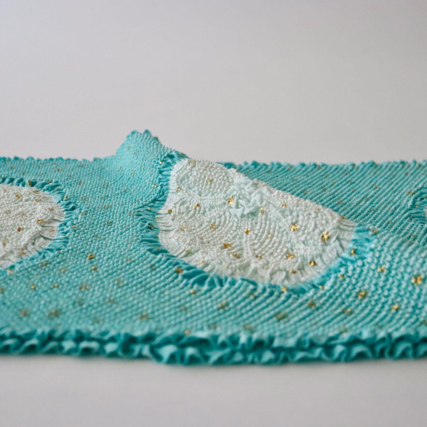 絞染帯揚げ「八重桜輪 - 甕覗 白」大原商店