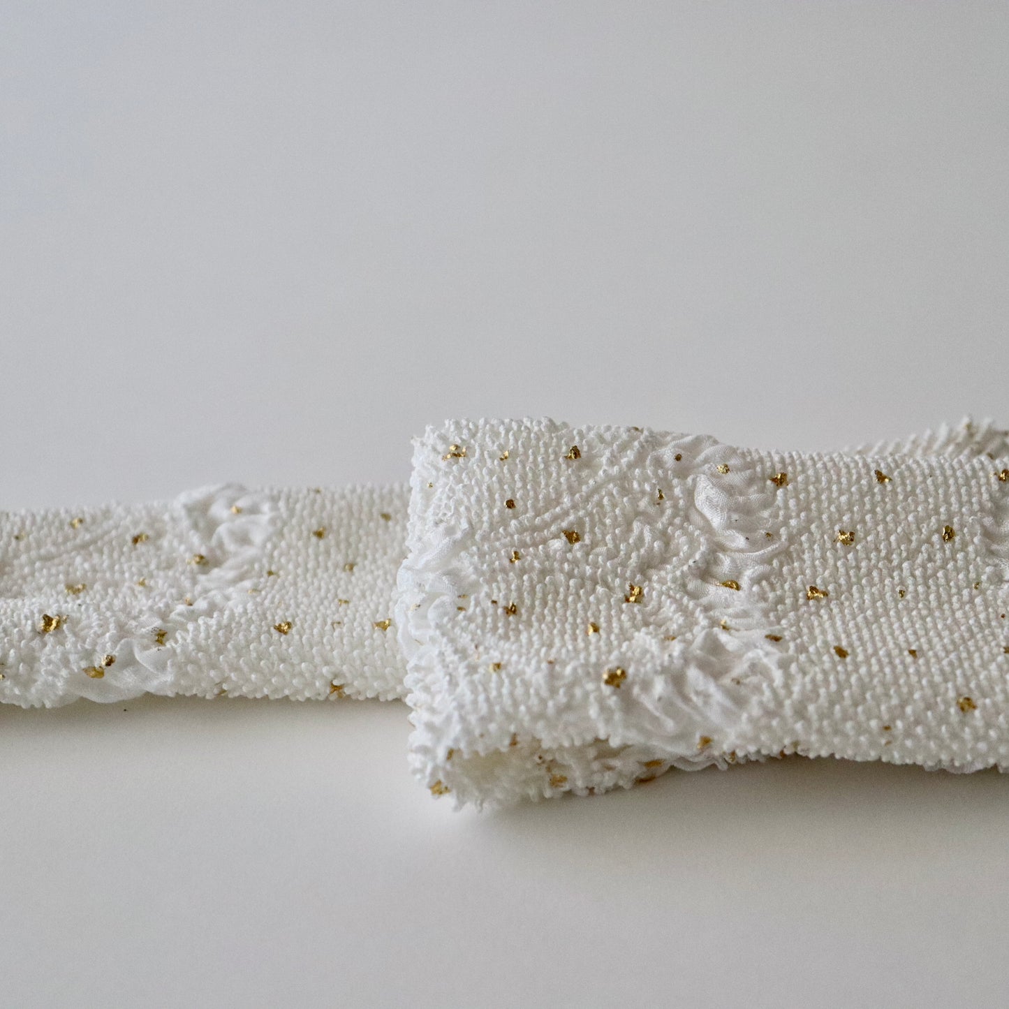 絞染帯揚げ「八重桜輪 - 白」大原商店