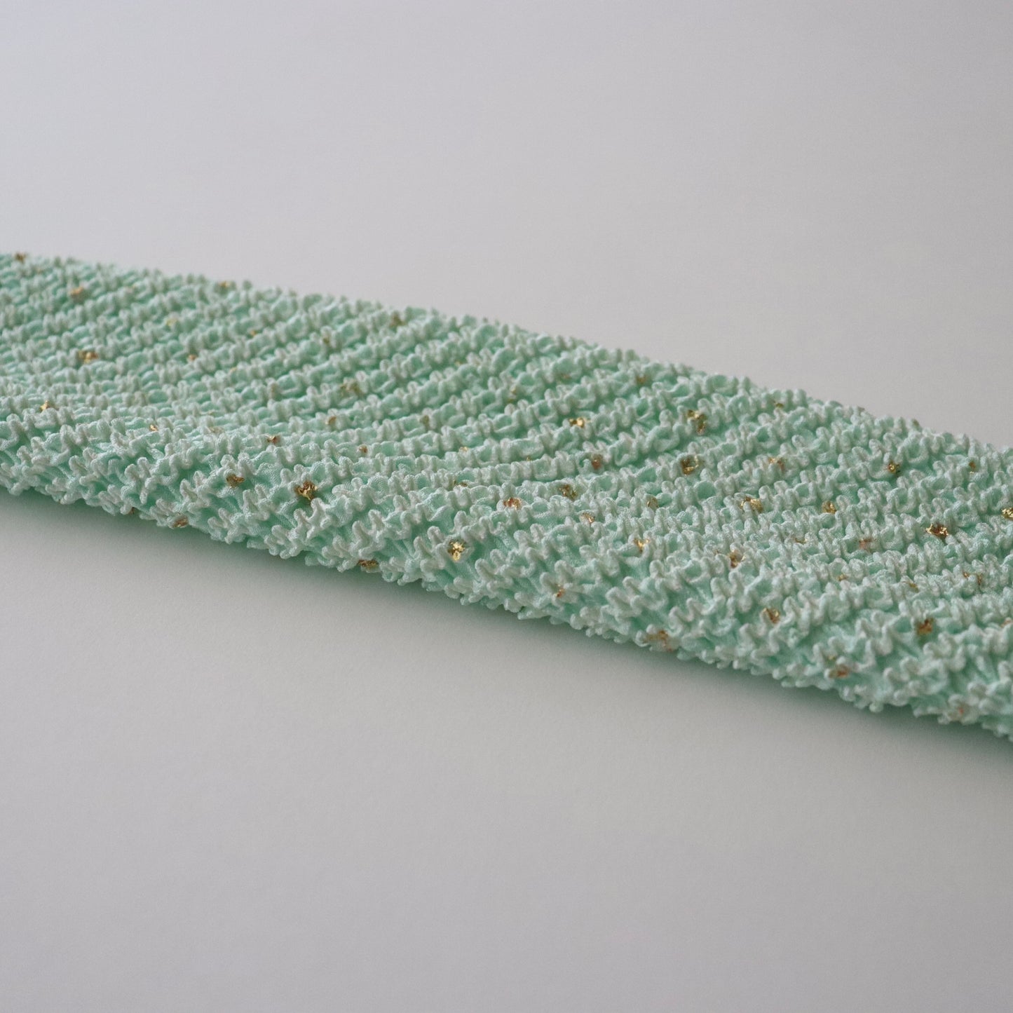 絞染帯揚げ「金散 - 白藍」大原商店